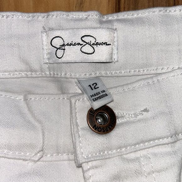 NEW Jessica Simpson White Jean Shorts - Picture 6 of 7